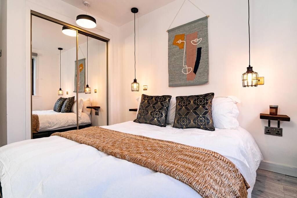 Stylish City Pad With Free Private Parking กลาสโกว์ ภายนอก รูปภาพ