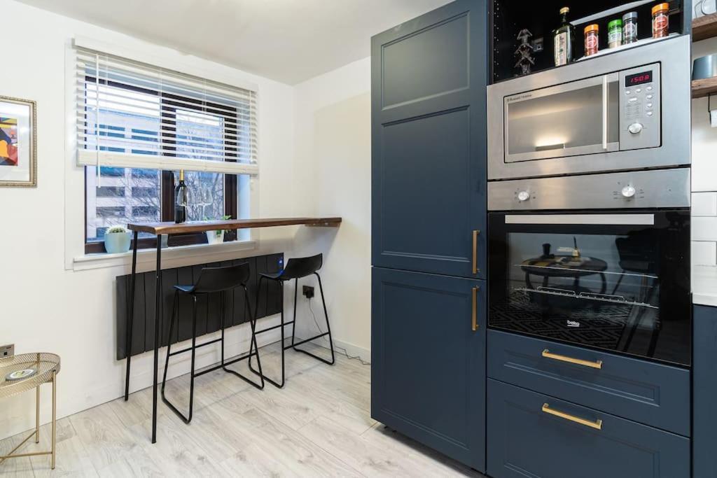 Stylish City Pad With Free Private Parking กลาสโกว์ ภายนอก รูปภาพ