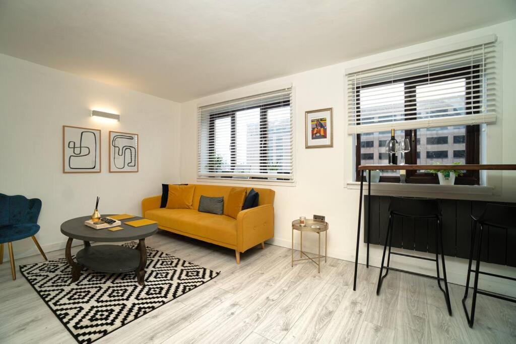 Stylish City Pad With Free Private Parking กลาสโกว์ ภายนอก รูปภาพ