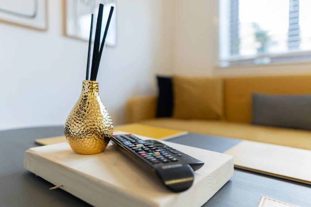 Stylish City Pad With Free Private Parking กลาสโกว์ ภายนอก รูปภาพ